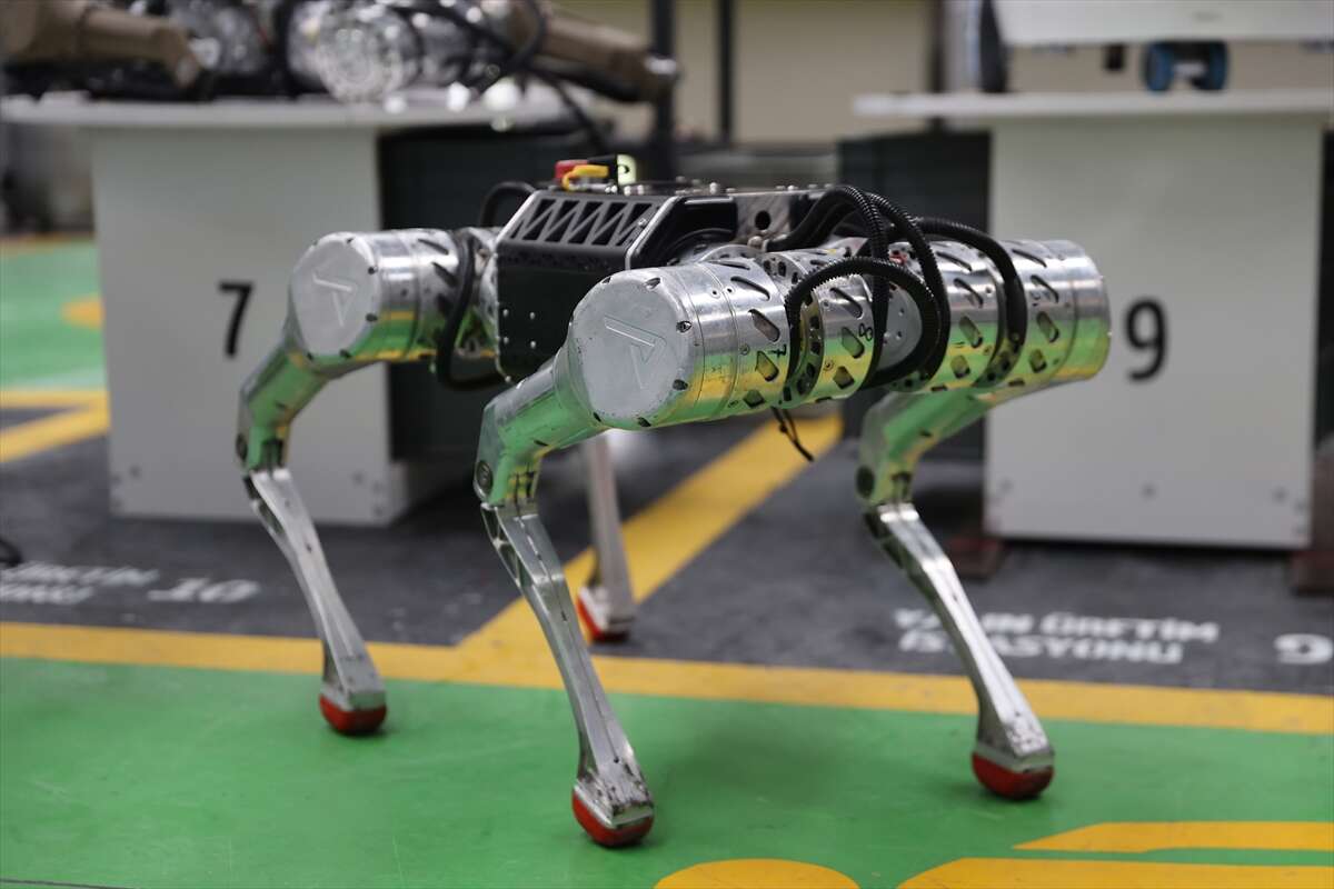 Konya ilk insansı robotunu piyasaya sürüyor! AKINCI-5 için geri sayım başladı 15